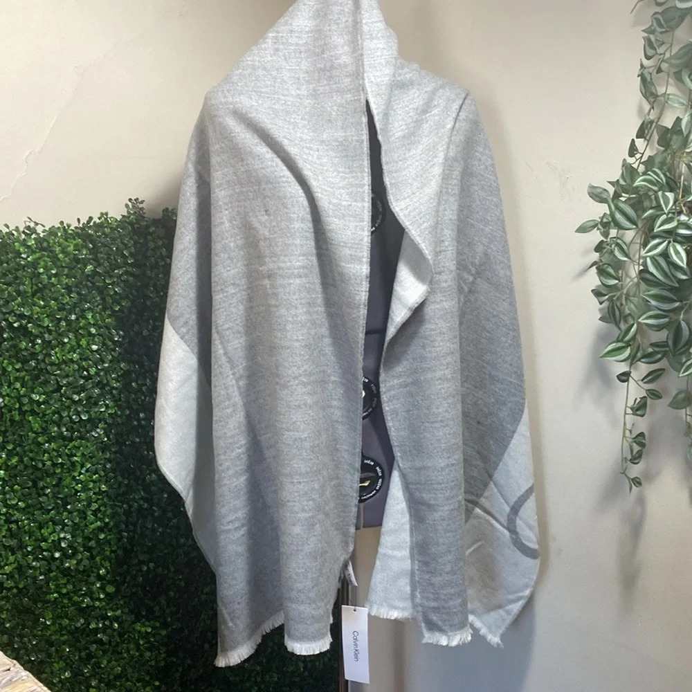 Calvin Klein logo Large wrap/Scarf OS